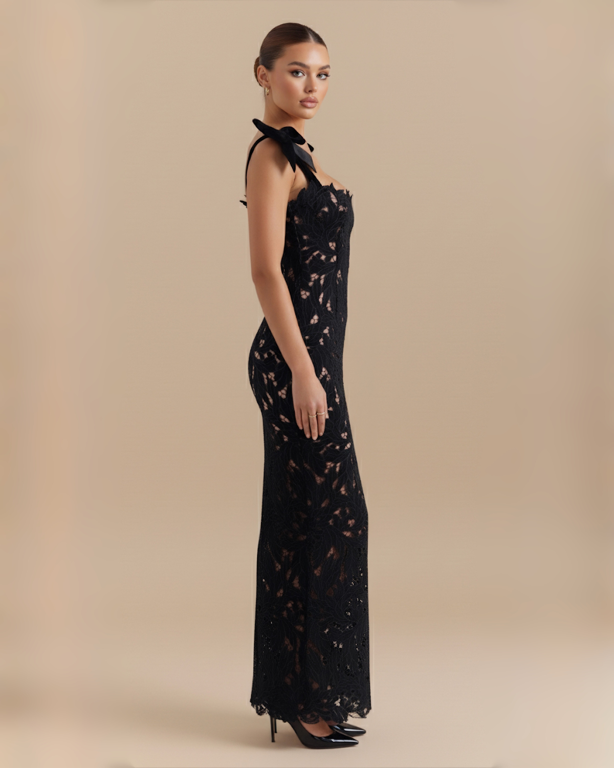 The Johanna Bow Detail Maxi Dress - Black