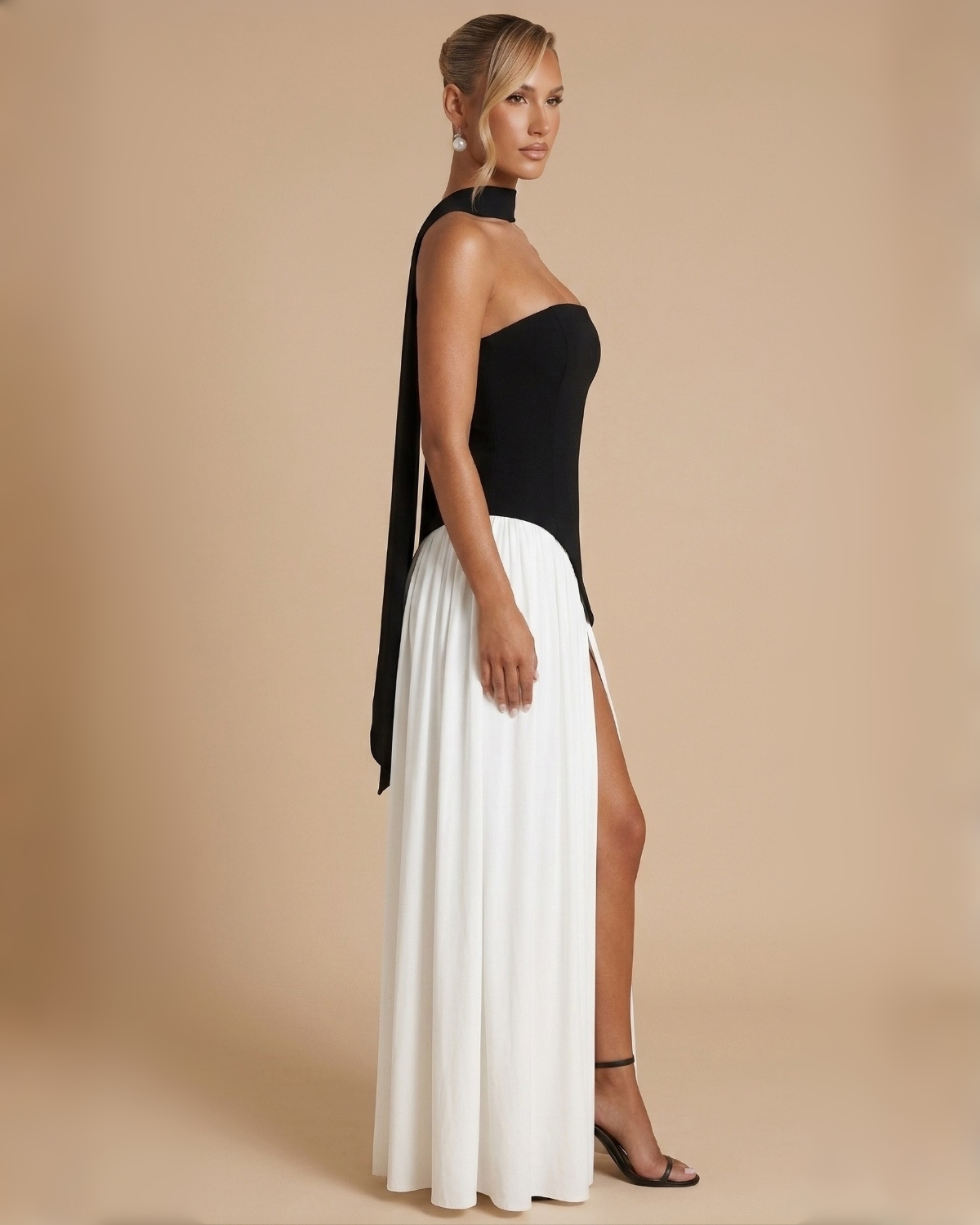 The Elizabeth Maxi Dress - Black/White
