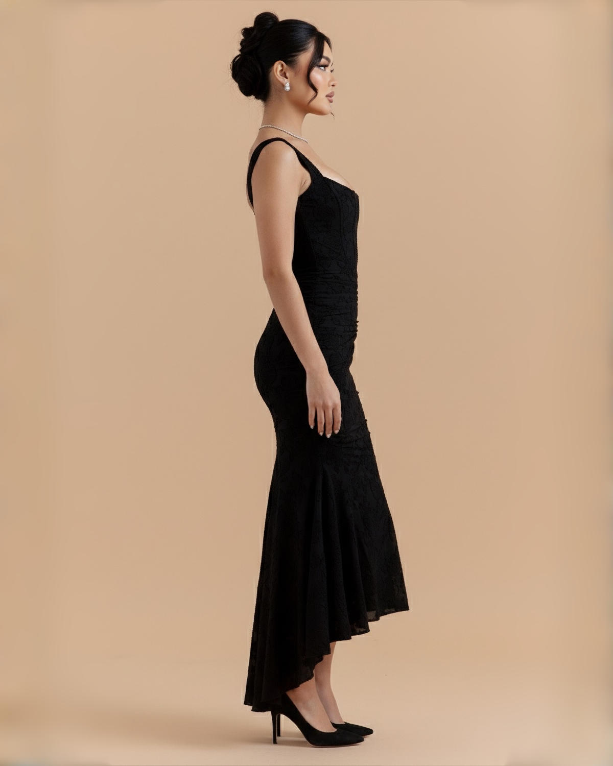 The Liliana Midi Dress - Black