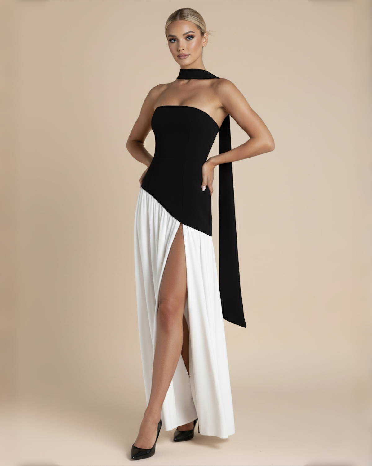 The Elisabeth Corset Maxi Dress - Black/White